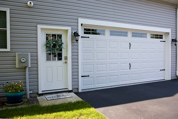 24/7 Emergency Garage Door Panel Replacement experts in Pelham, GA